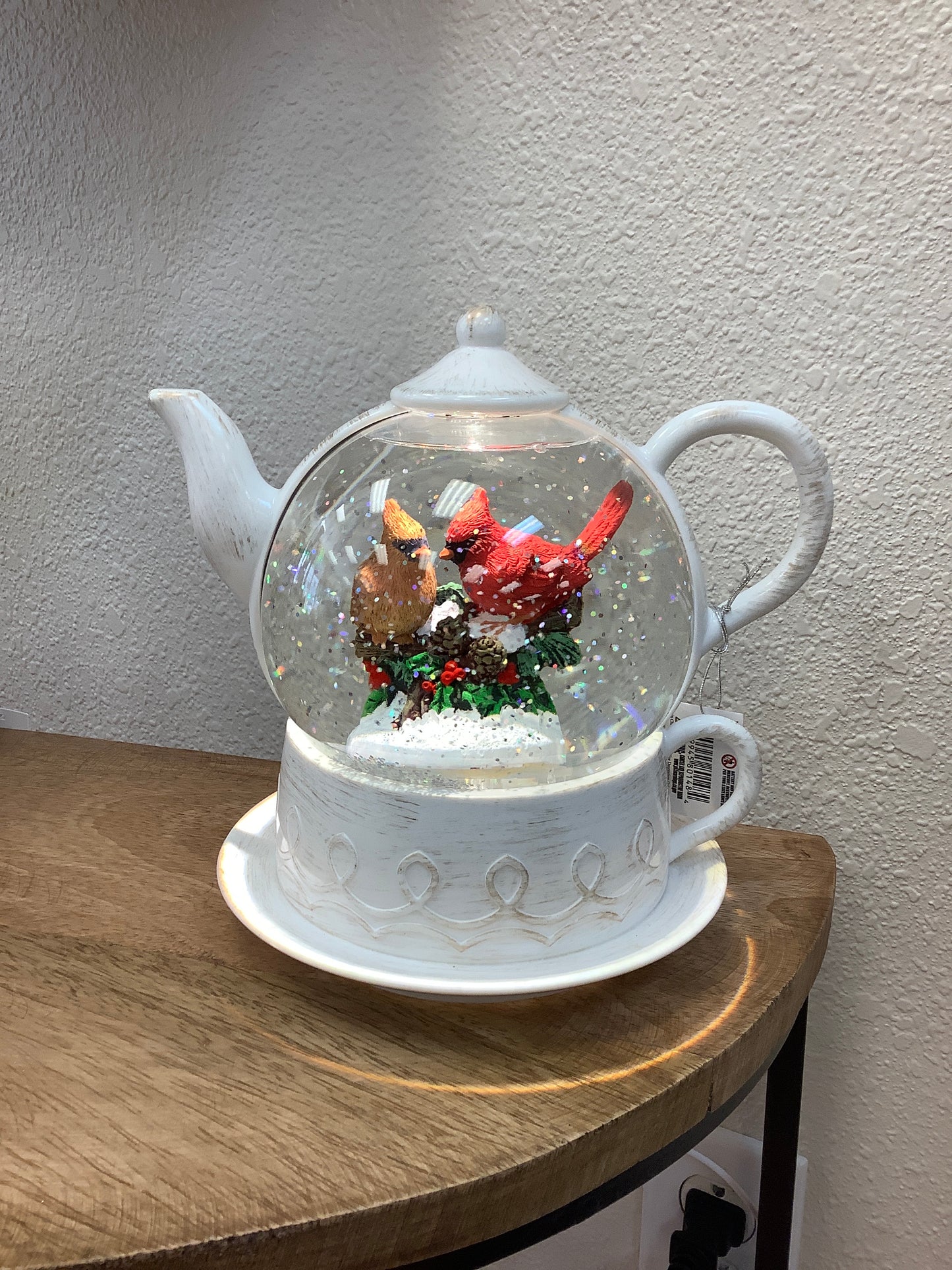 Teapot Cardinals Snow Globe/Lighted