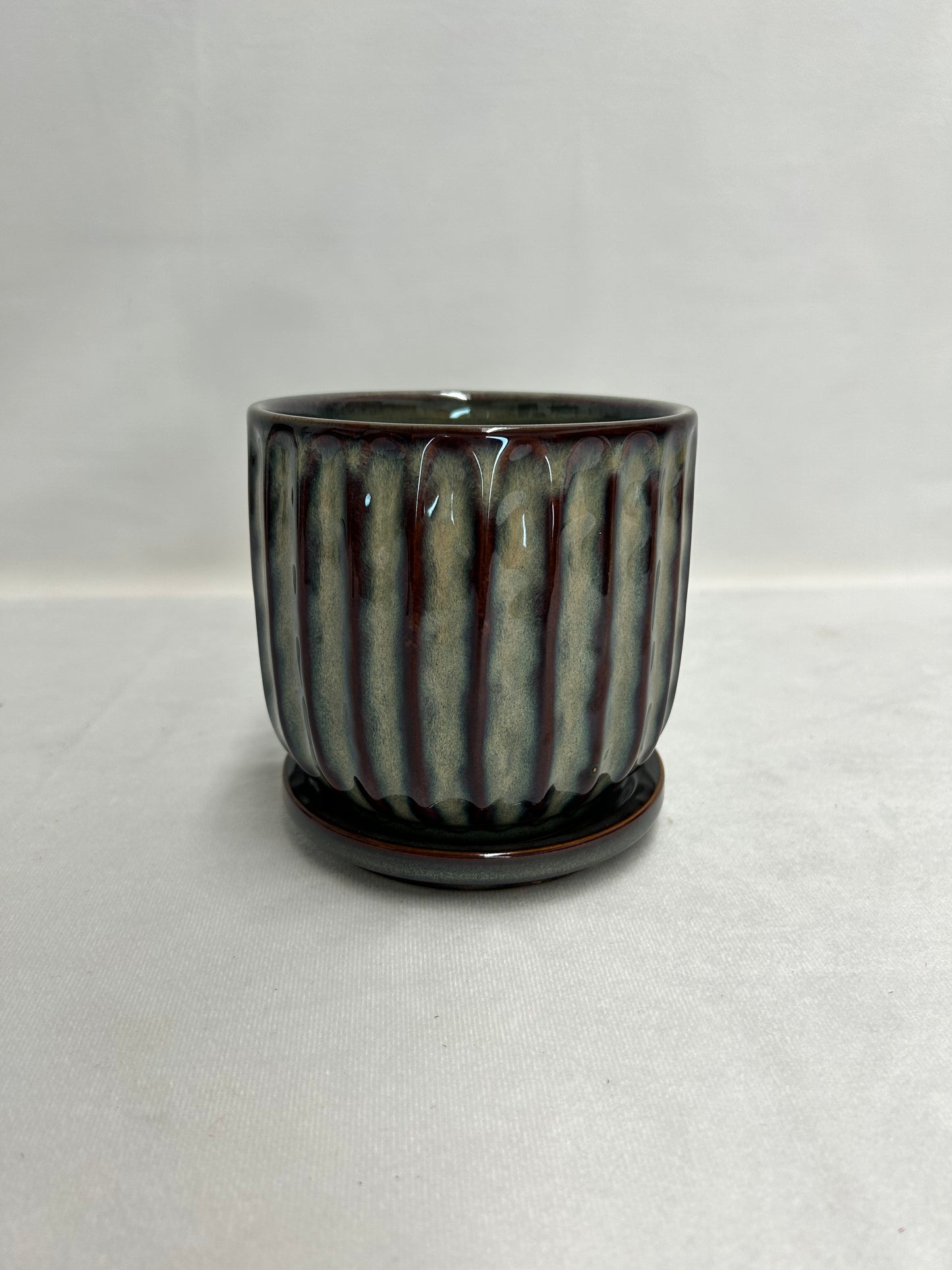 Fluted Planter with Saucer